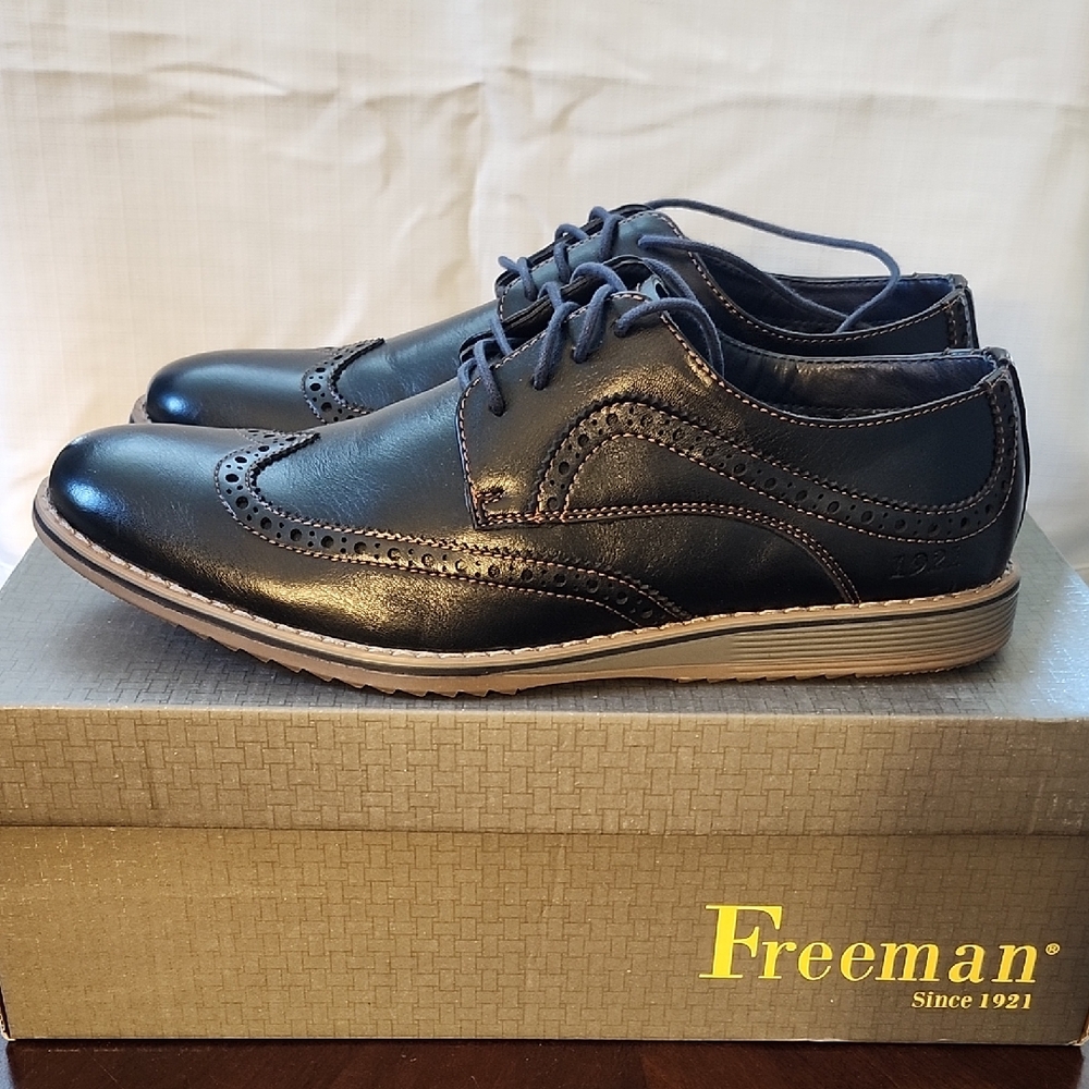 Freeman Classic Black Leather Oxfords with Polished Finish